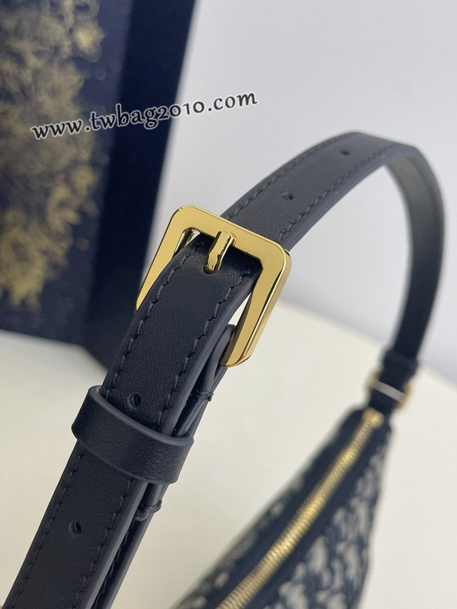 Dior专柜新款迪奥高仿原单Miss Caro秋冬系列水饺包腋下包 djfk1270
